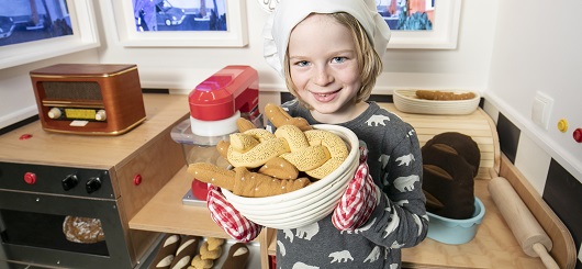 Ausstellungsimpression: Im Städtchen Jederzeit lernen Kinder den Beruf des Bäckers kennen.
