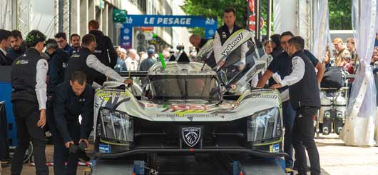Scrutineering Peugeot 9x8 Hypercar